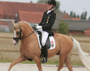 Sönke Rothenberger and Deinhard B (by Dornik B) at the 2009 European Pony Championships :: Photo © Astrid Appels