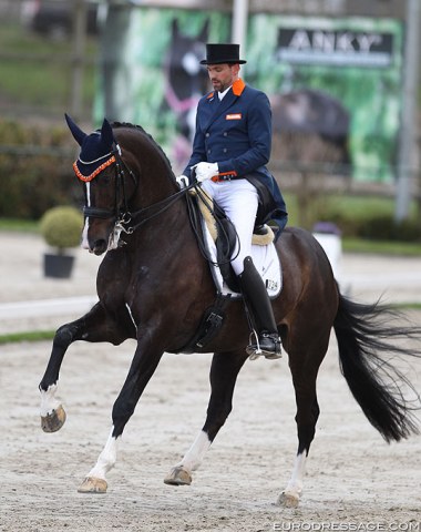 Tommie Visser rode Rob van Puijenbroek and Licom stable's Chuppy Checker CL (by Osmium) in his second Grand Prix. As a young horse this bay gelding was shown by Willem Jan Schotte in 2015.  Visser rode his first CDI on him in February in Le Mans. In Joosland the gelding unfortunately threw the tongue out which pushed the score down to 62.196%