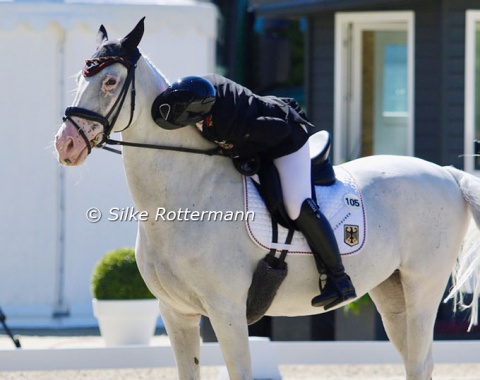 One of the most consistent high score performers of the past two seasons in her grade, the 17-year-old Lipizzan Nautika did not disappoint and took the silver medal in the individual competition on their championship debut
