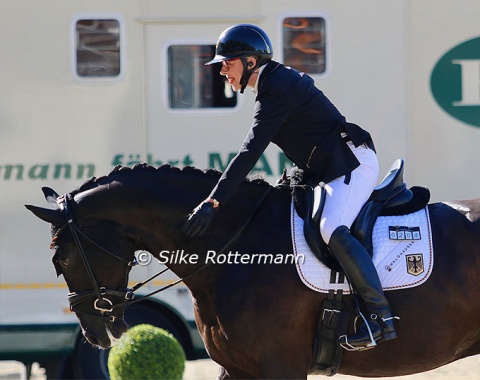 The 11-year-old son of Dressage Royal Horse 24 Dooloop has an undeniable elegance in his naturally swinging trot. After the earliest error of course possible, Dresing held it together and was relieved after an otherwise immaculate test.