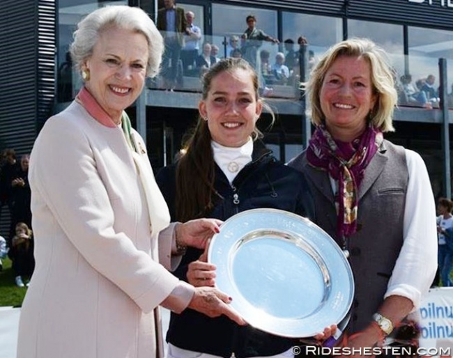 HRH Princess Benedikte and Nicole Siesbye-Suhr with this year's prize winner Cathrine Dufour :: Photo © Ridehesten